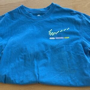 Nike Mens size small blue Graphic Tee